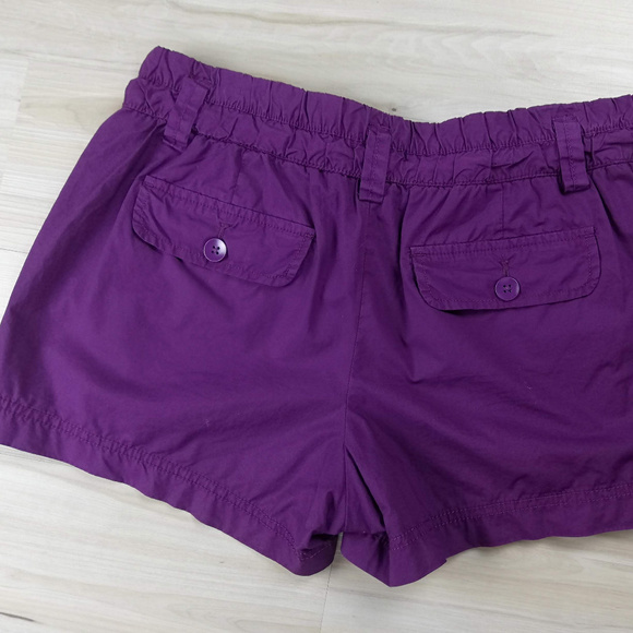 GAP SHORTS - Picture 2 of 8